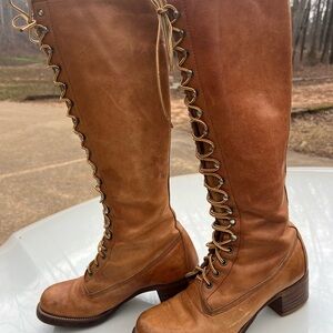 Vintage Lace-Up Frye Boots from the 70s. 7.5